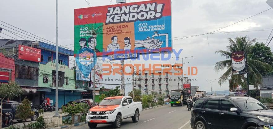 billboard kab jayapura papua I kemenkes - germas jangan kendor