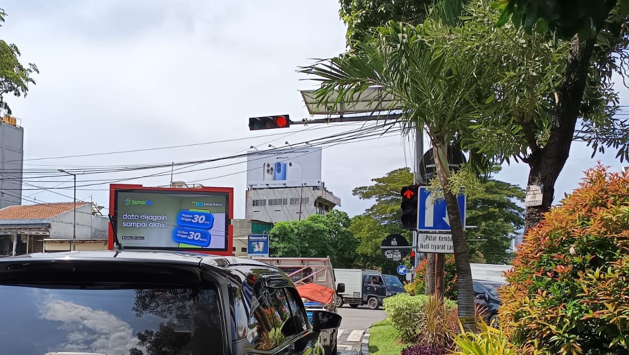 Billboard Digimap Iphone I KennedyBrothers.id,,